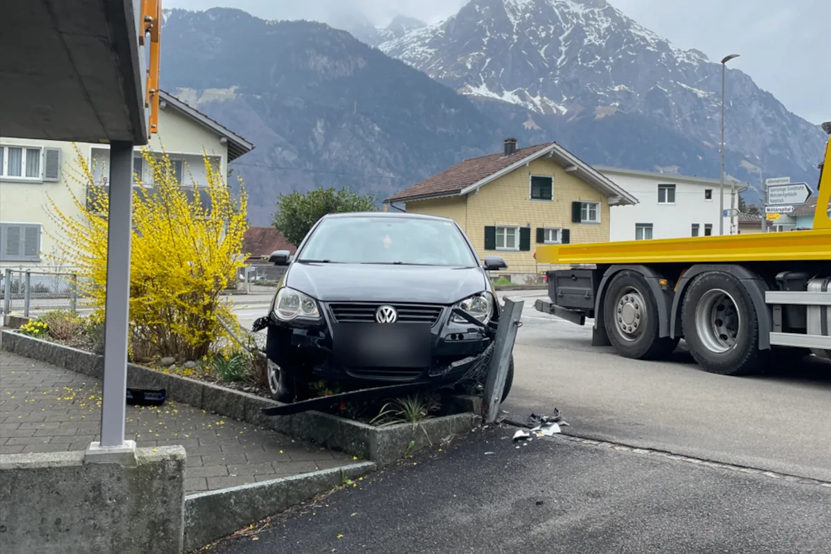 Schattdorf UR: Verkehrsunfall zwischen Personenwagen und Mofa