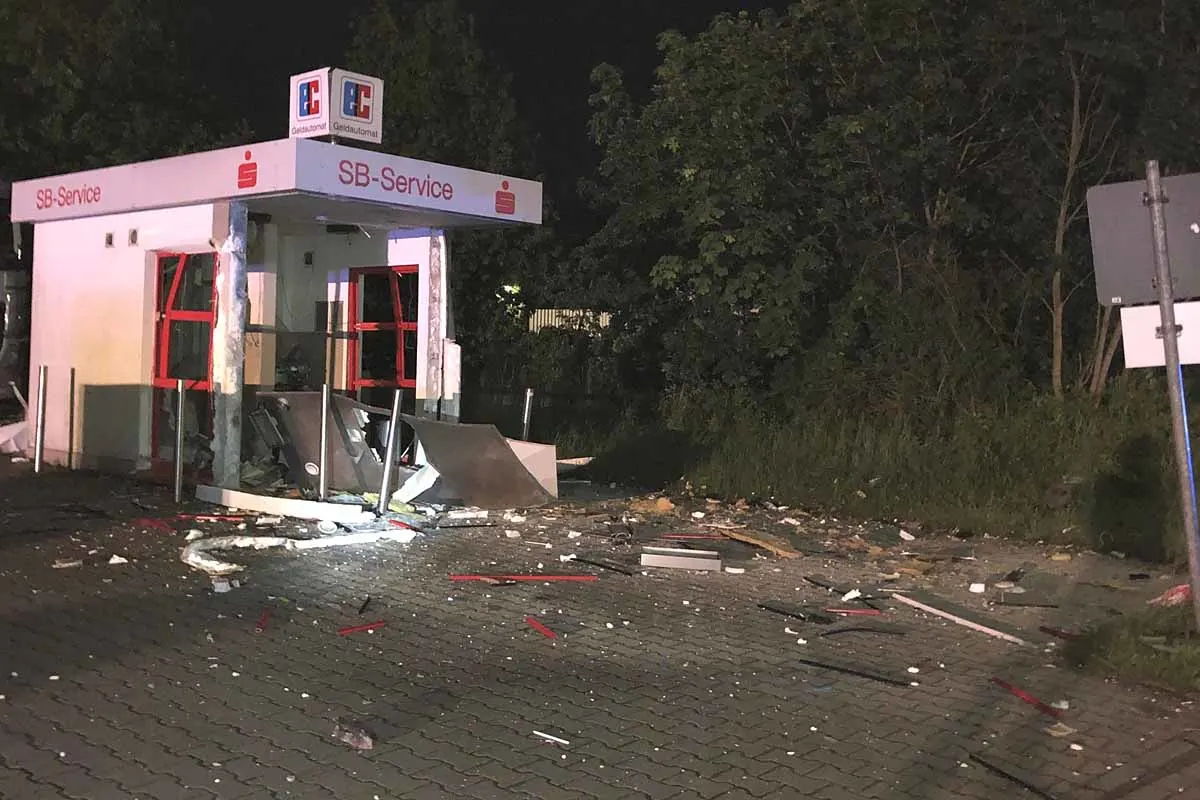 Kamp-Lintfort - Sprengung eines Geldautomaten
