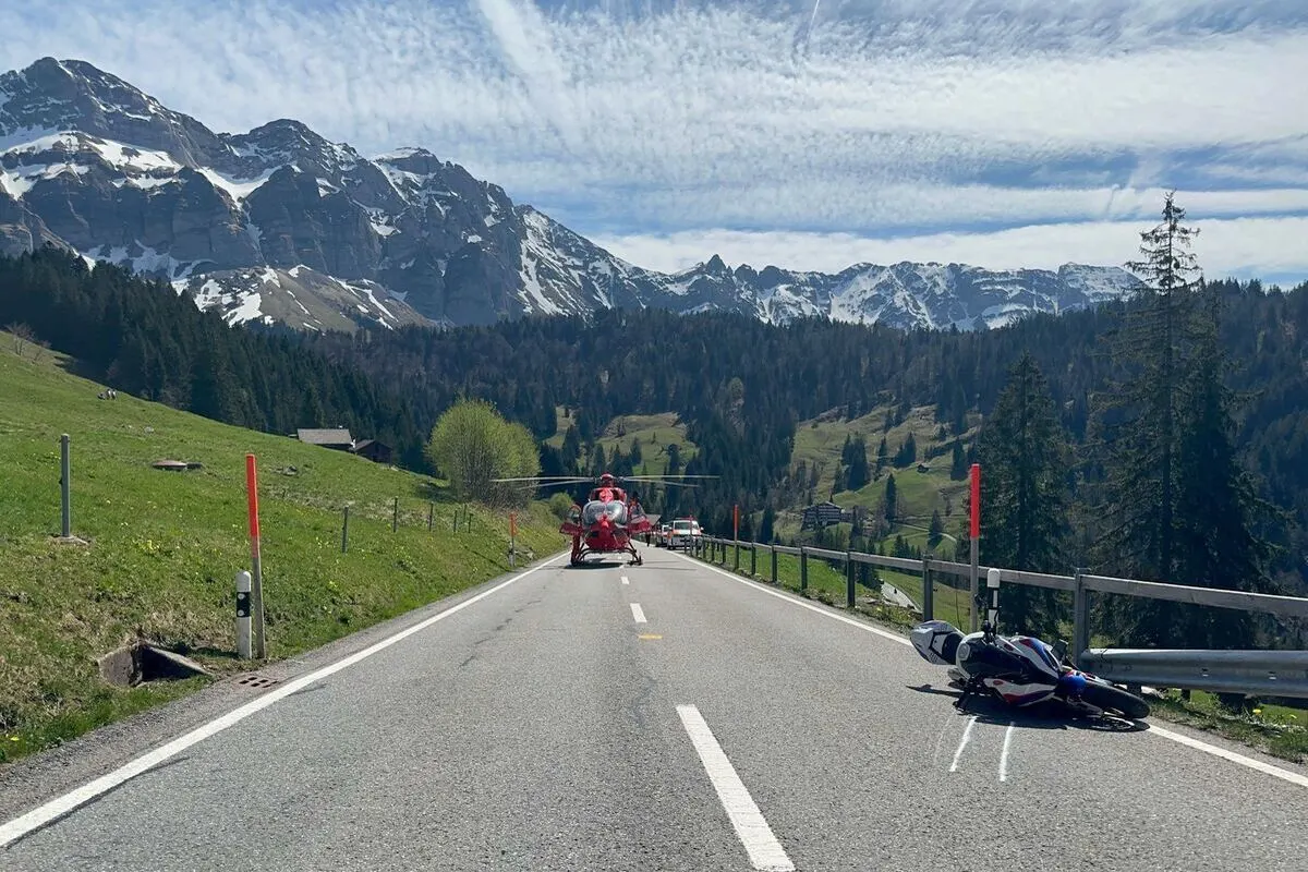 Urnäsch AR - Motorradfahrer bei Unfall verletzt 