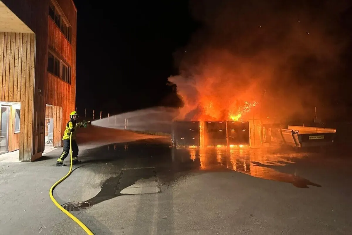 Herisau AR - Sammelbehälter für Elektroschrott in Brand geraten