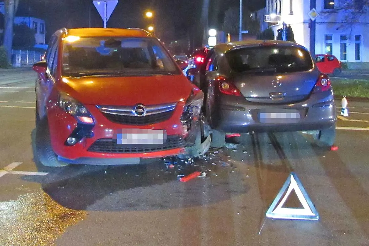 Ratingen - 29-Jährige bei Verkehrsunfall verletzt