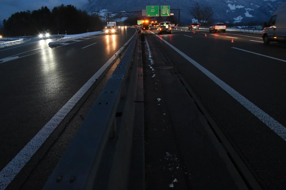 Über 70'000 Franken Sachschaden in  Mels SG - Drei Kollisionen auf Autobahn A3
