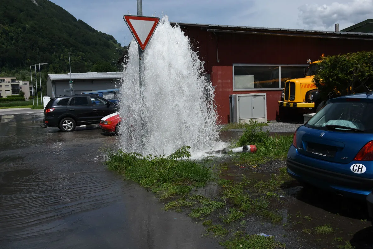 Sargans SG - Alkoholisiert in Hydranten gefahren