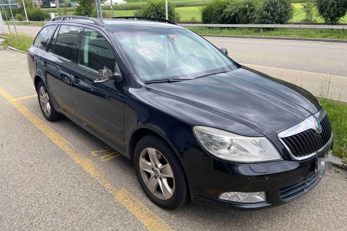 Gossau SG - Alkoholisierter Autofahrer baut Unfall
