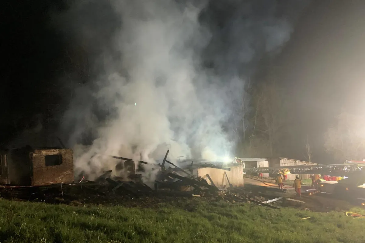 Sihlbrugg Station ZH – Hoher Sachschaden beim Brand eines Bauernhauses