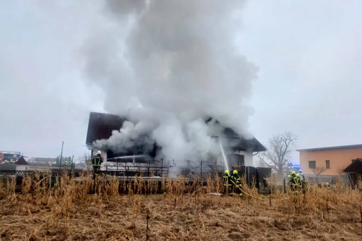 Kalsdorf – Eine Tote und ein Schwerverletzter nach Brand von Haus