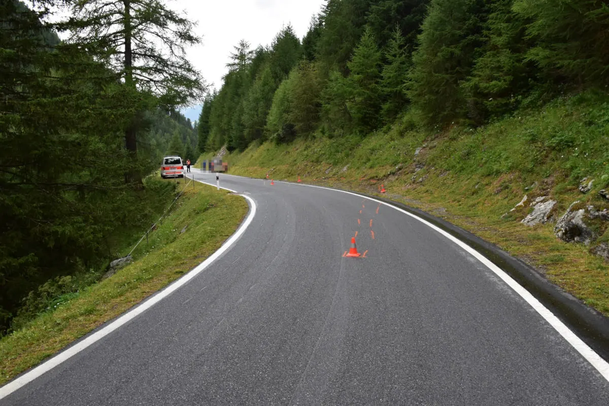 Sta. Maria GR - Verletzter Motorradfahrer nach Selbstunfall