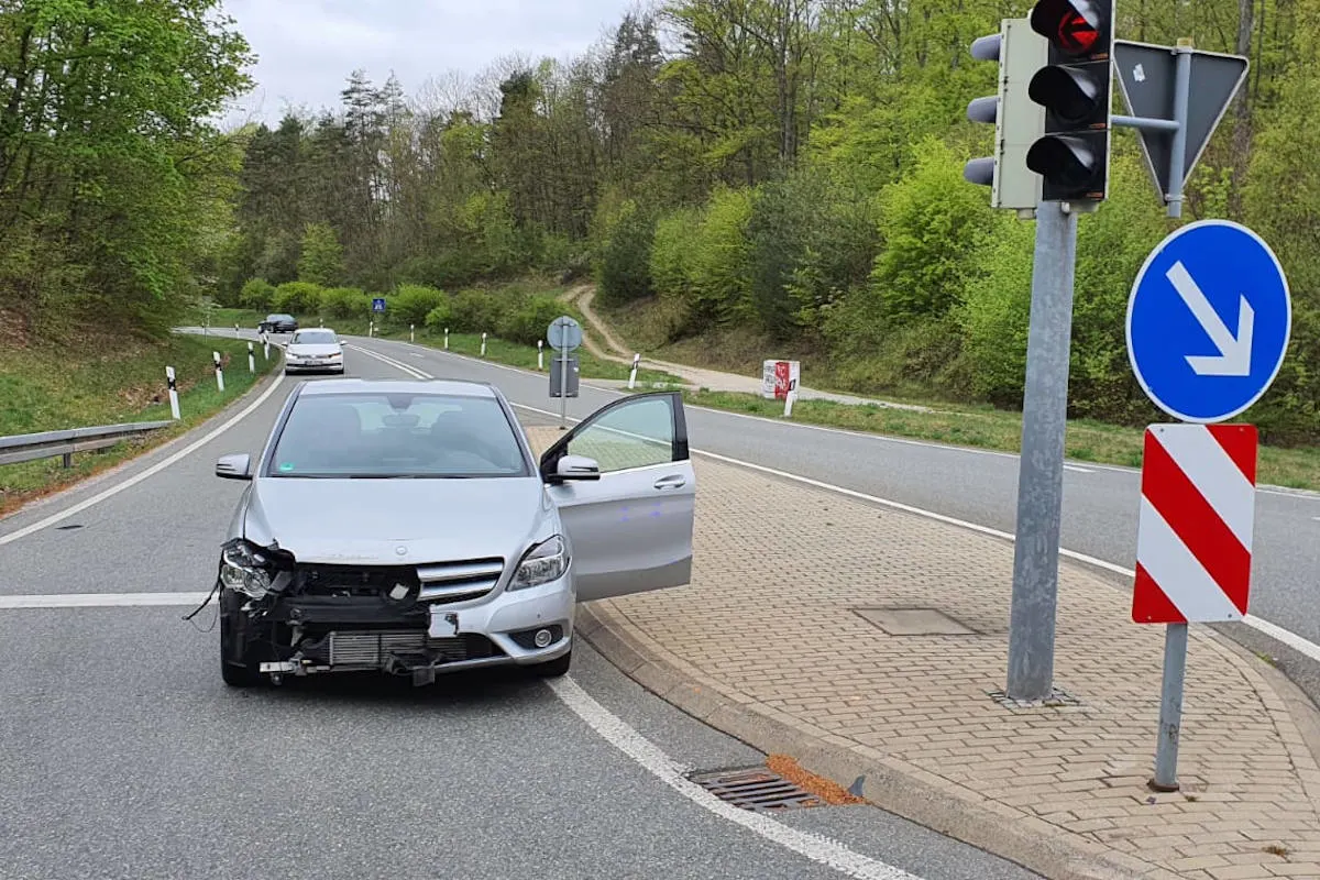 Erfurt – Rotlicht missachtet- Frau verletzt