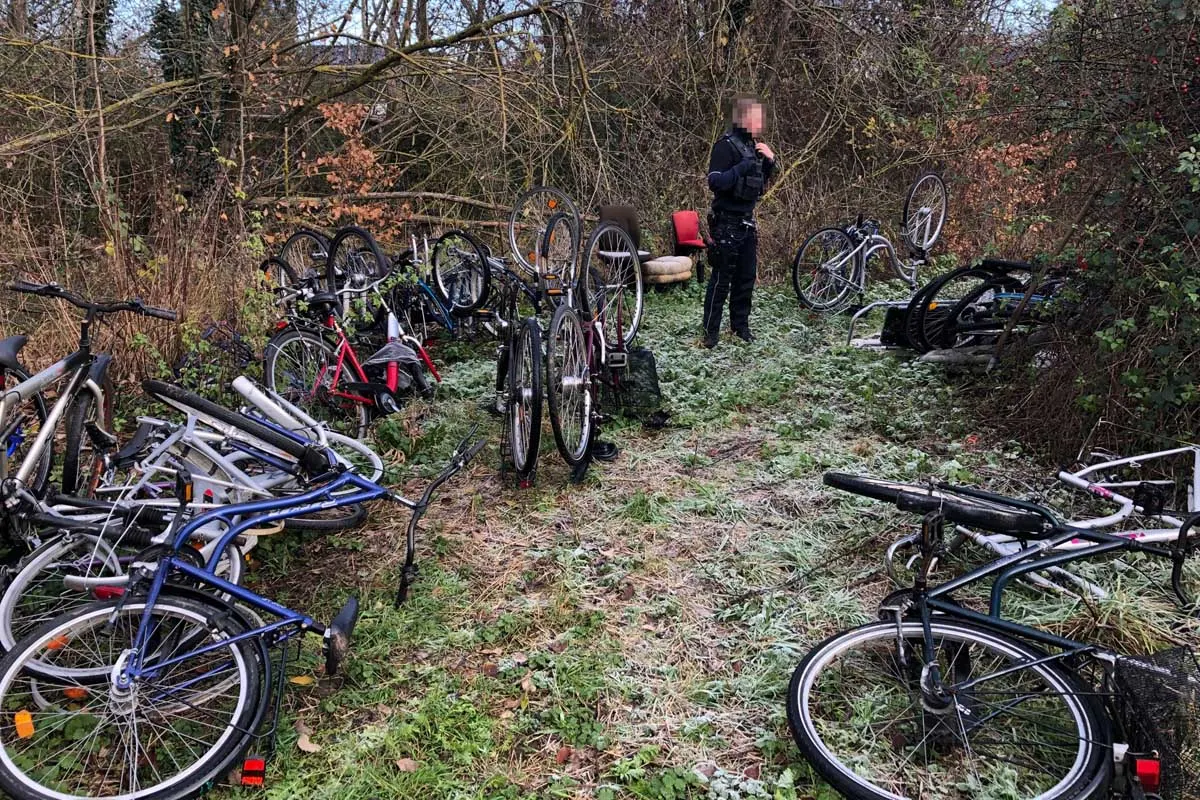 Erftstadt - Zeugin fand gestohlene Fahrräder