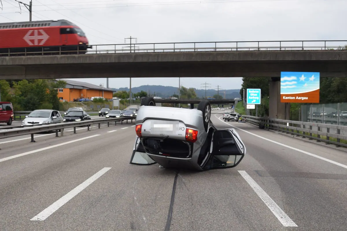 A1 Rothrist SO - Verkehrsunfall mit mehreren Fahrzeugen