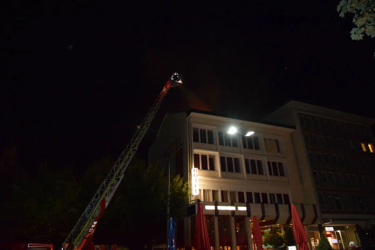Grenchen SO - Dachstock eines Hotels fängt Feuer