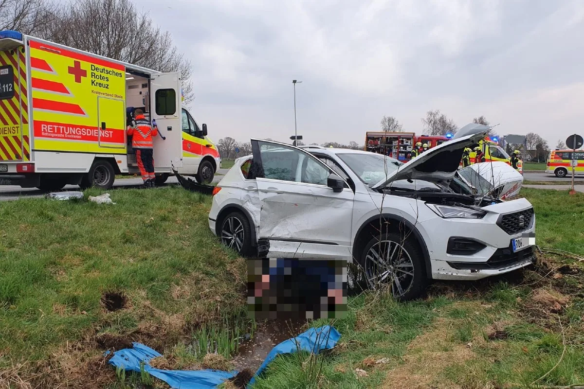 Ritschermoor - 30-Jährige übersieht Seat - 2 Autos landen in Graben
