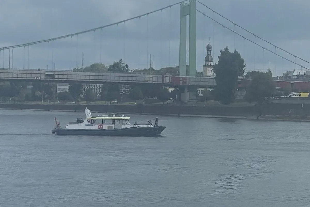 Duisburg NW – Polizei rettet Hündin aus dem Rhein