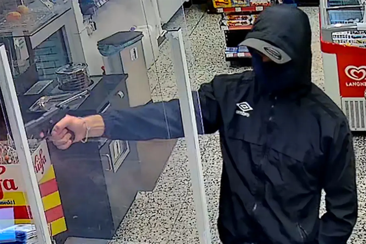 Öffentlichkeitsfahndung nach Raub auf Tankstellen in NRW - Die Polizei bittet um Zeugenhinweise