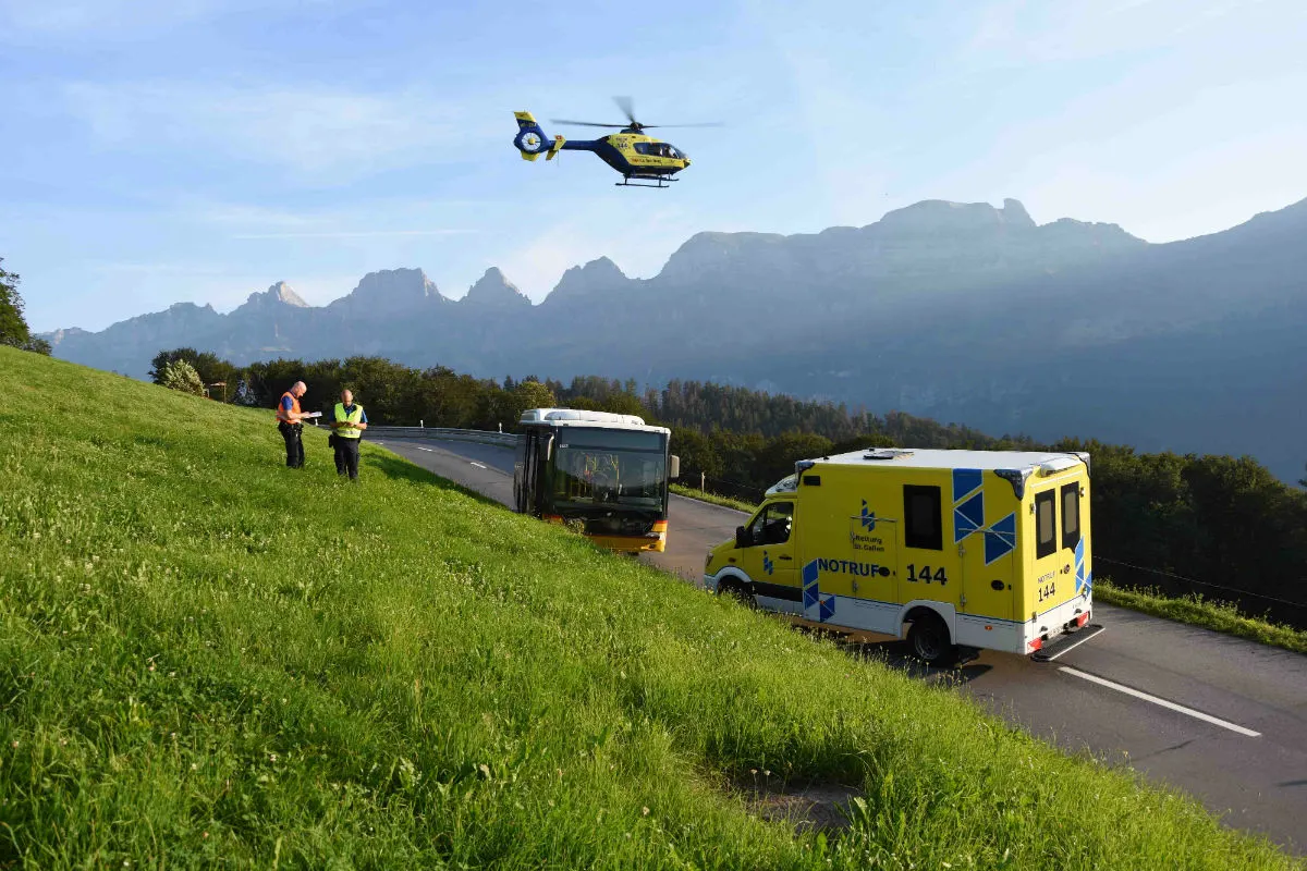 Flumserberg SG - Postauto-Chauffeur bricht zusammen und stirbt