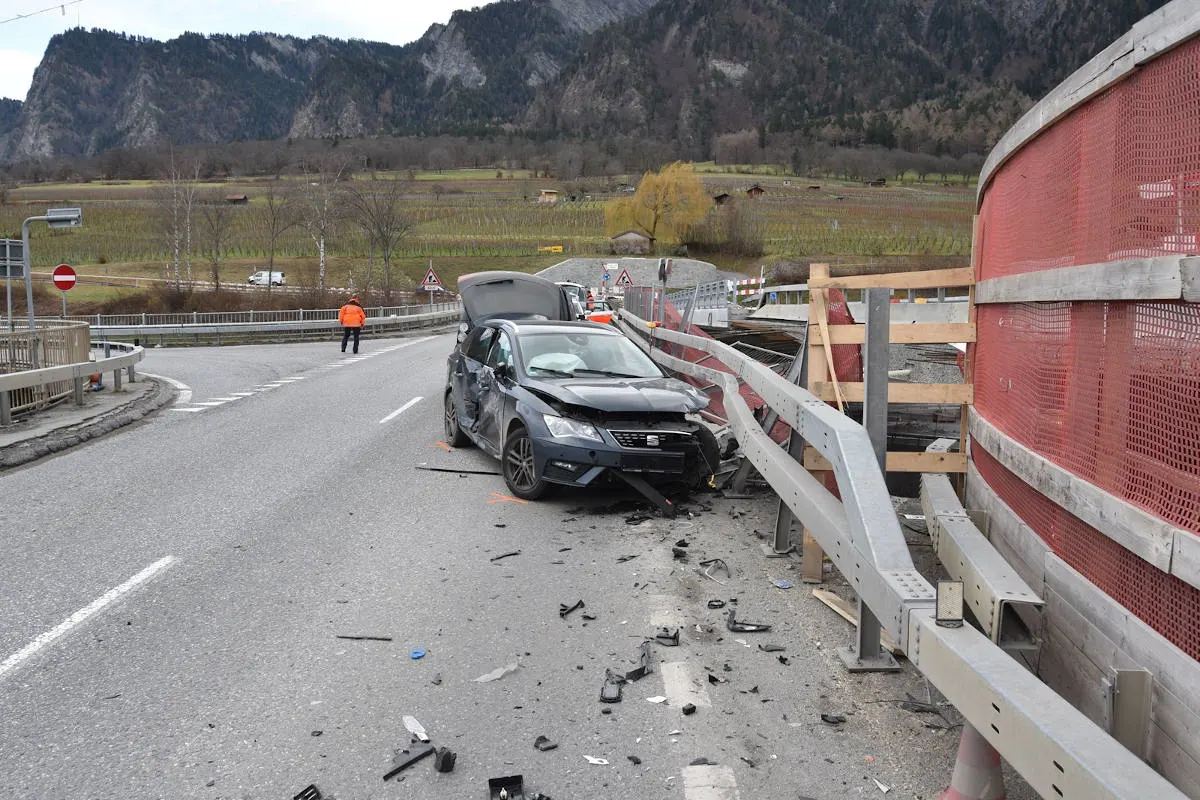 Zizers GR - Halsbrecherische Fahrt mit Unfall beendet