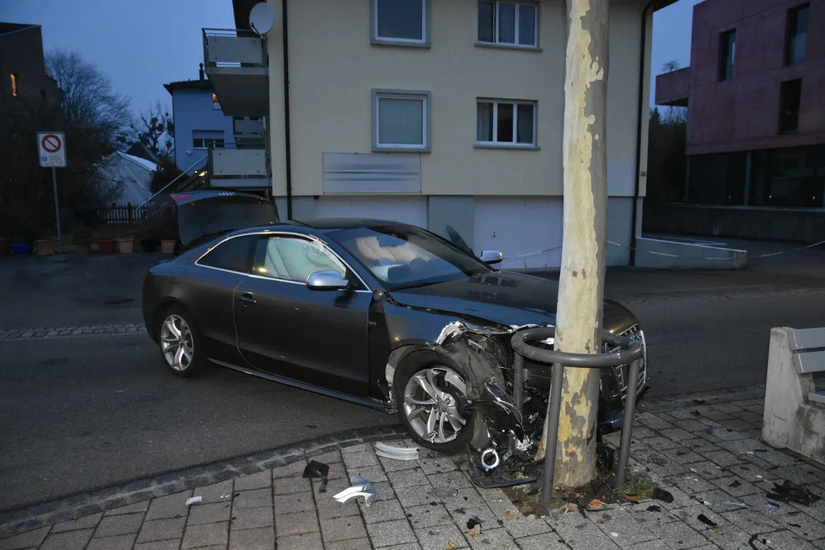 Vaduz FL - Klebriger Kaugummi führt zu Verkehrsunfall