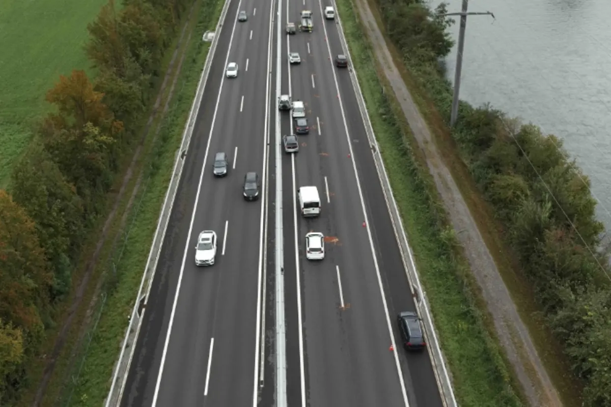 Gisikon LU - Unfälle im Morgenverkehr mit acht beteiligten Fahrzeugen