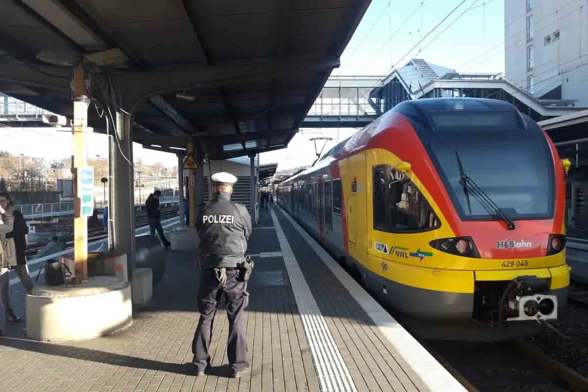 Siegen - Schussabgabe auf Führerhaus der Regionalbahn