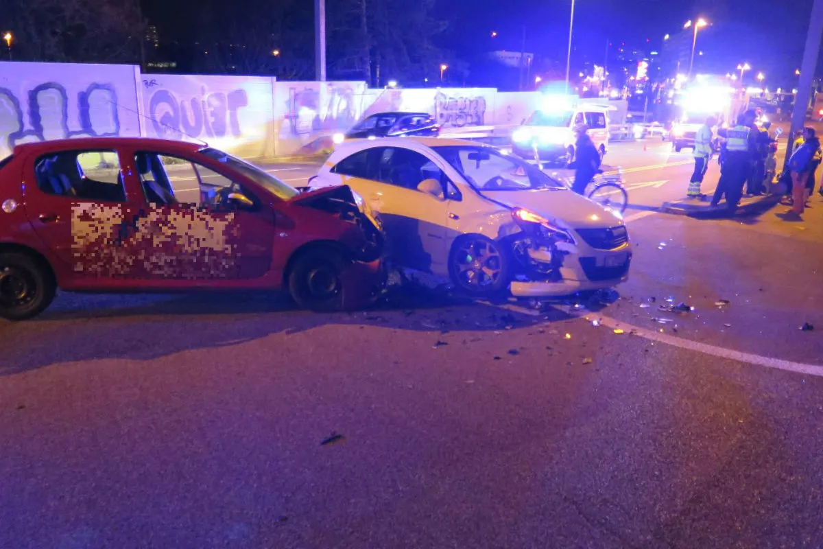 Muttenz BL - Kollision zwischen zwei Personenwagen – eine Person verletzt