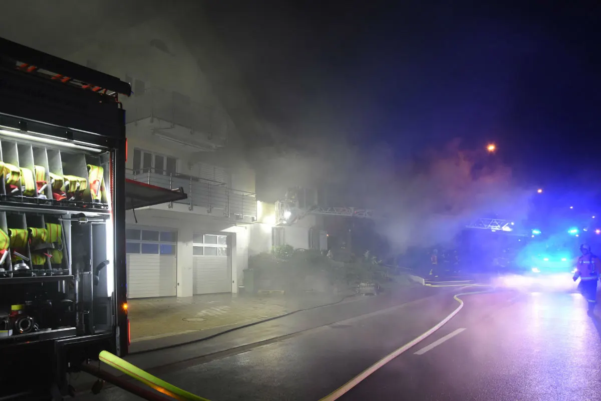Untereggen SG - Zwei Verletzte bei Zimmerbrand