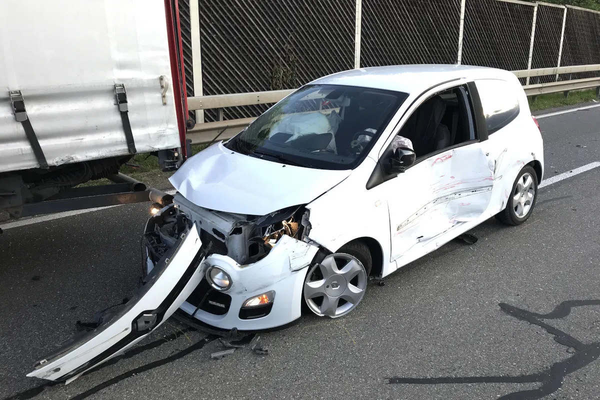 A4 Schaffhausen – Verkehrsunfall zwischen Lastwagen und Auto