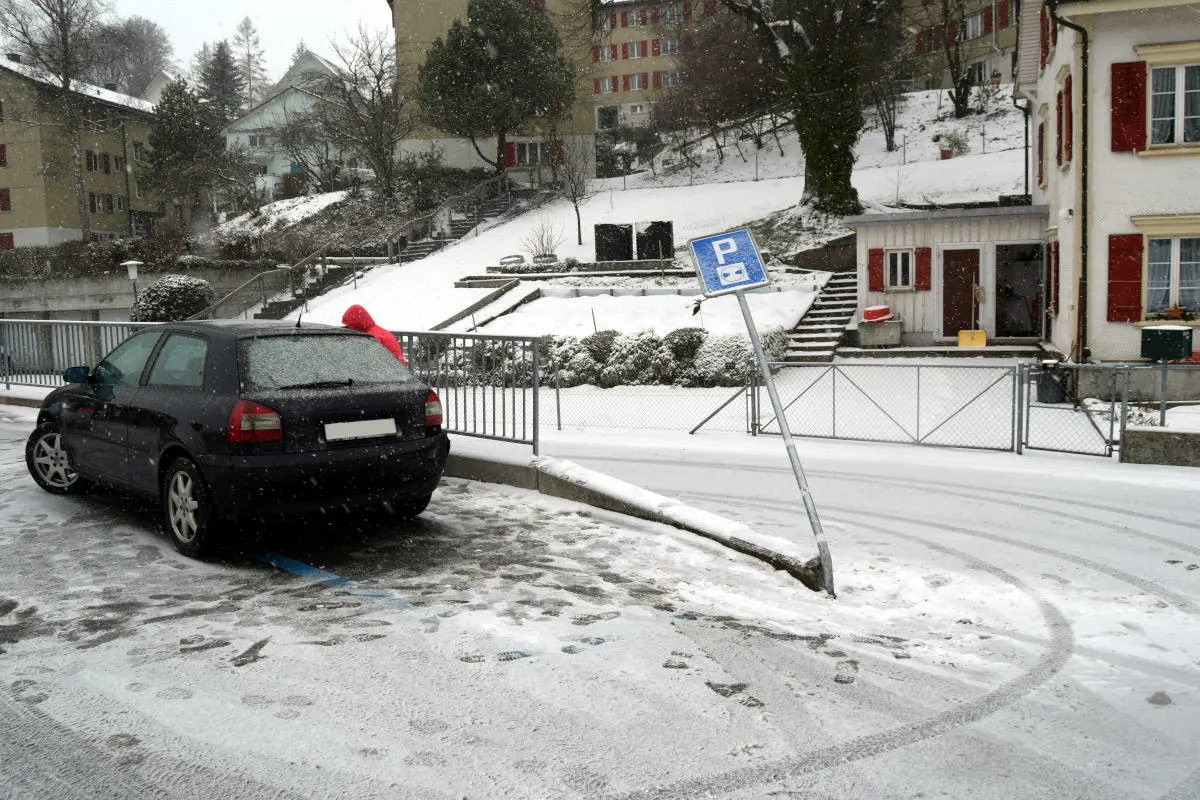 Herisau AR - Beim Abbiegen geschleudert