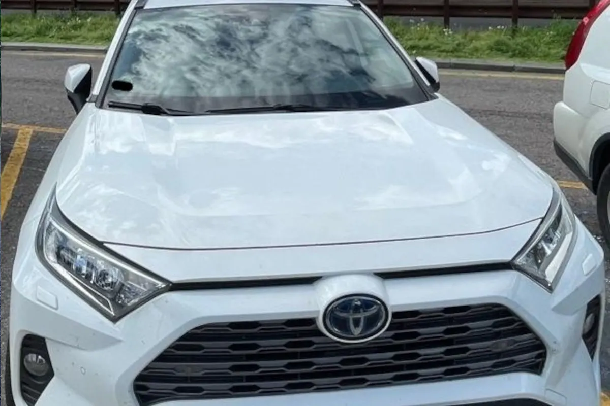 Ronnenberg – Unbekannte Täter stehlen weißen Toyota