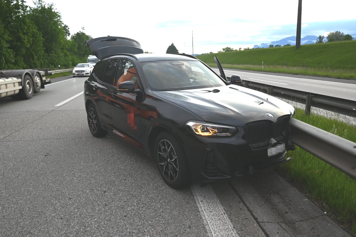 Salez SG – Stau nach Unfall auf der Autobahn A13