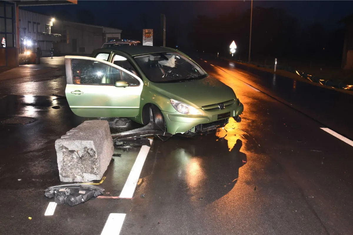 Buchs/Weite SG - Angetrunken mit Autos verunfallt