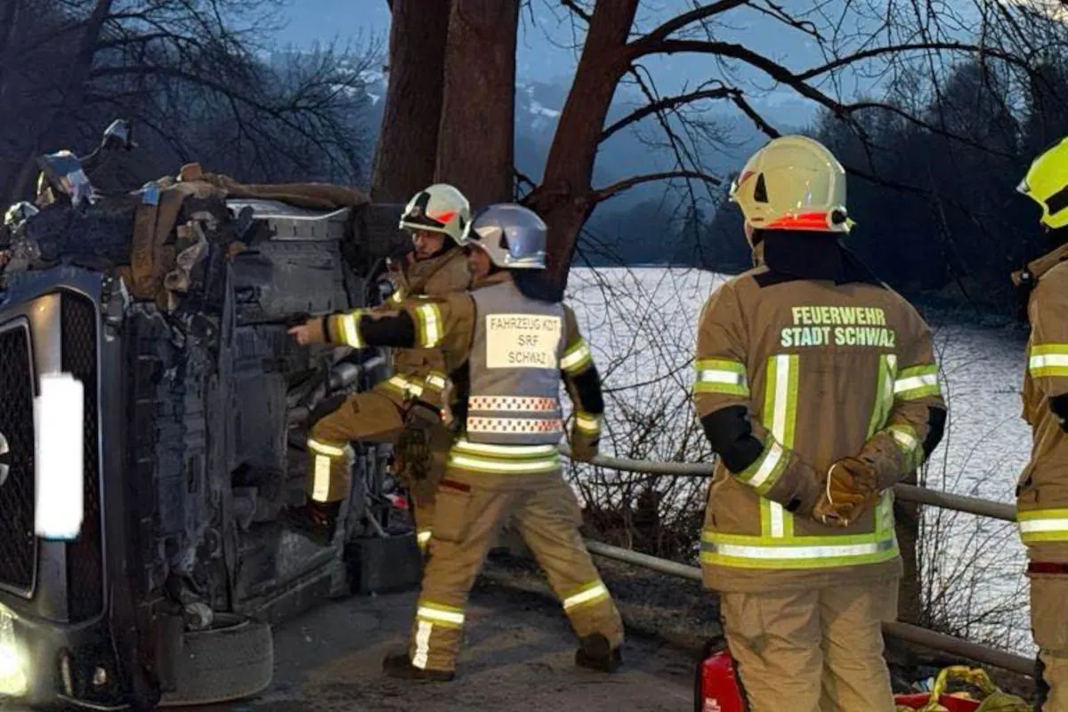 Schwaz – Sekundenschlaf führt zu Unfall mit Kindern im Auto