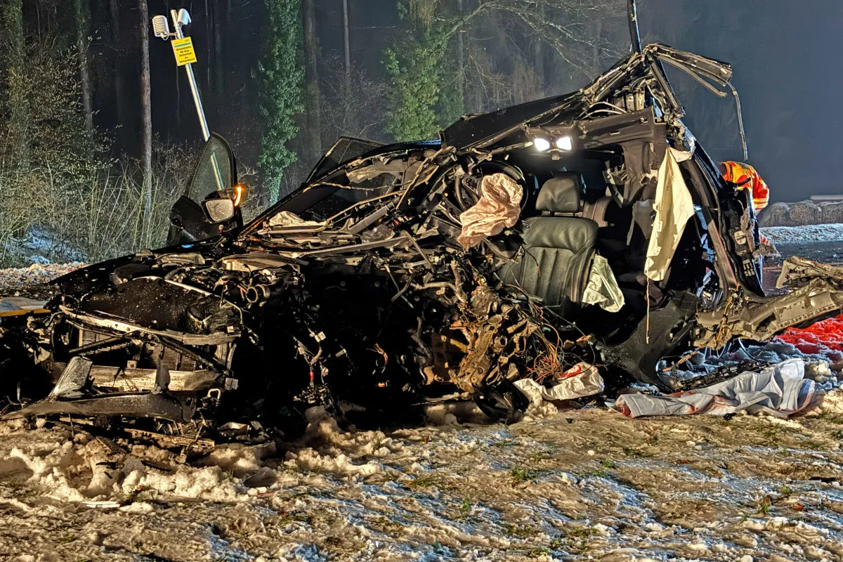 Hüttwilen TG – Schwerer Unfall zwischen Pkw und Postauto