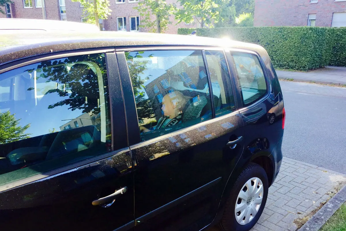 Hamburg HH - Kinder bei Hitze allein im Auto ist lebensgefährlich