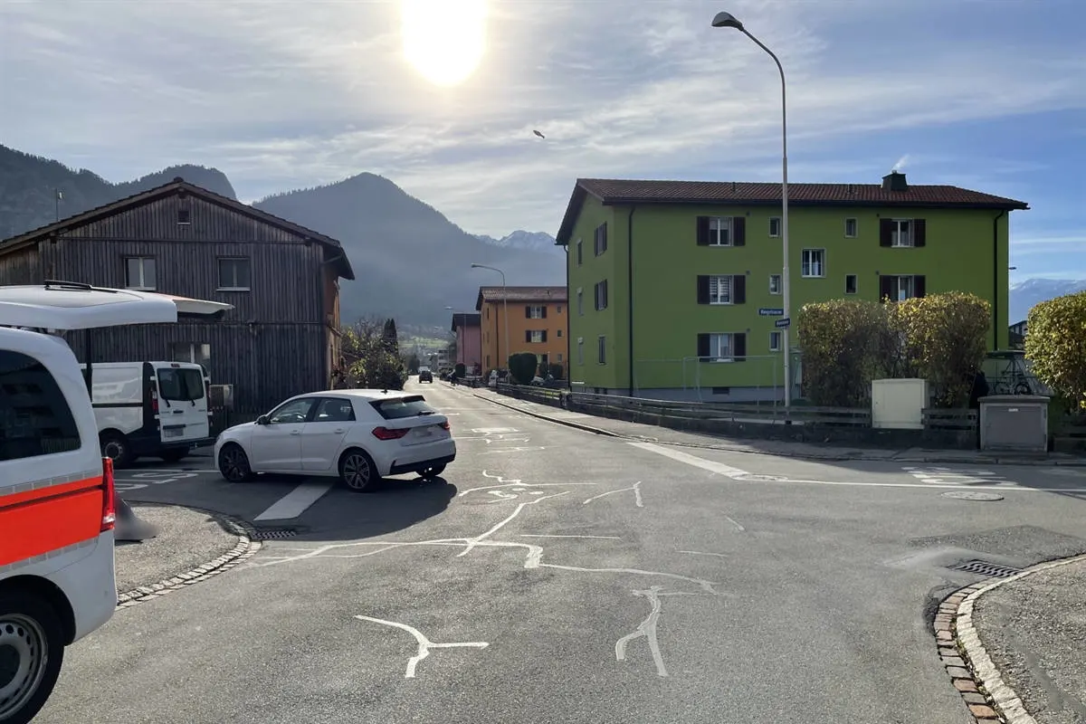 Landquart GR – Stop-Signal missachtet und mit Auto kollidiert