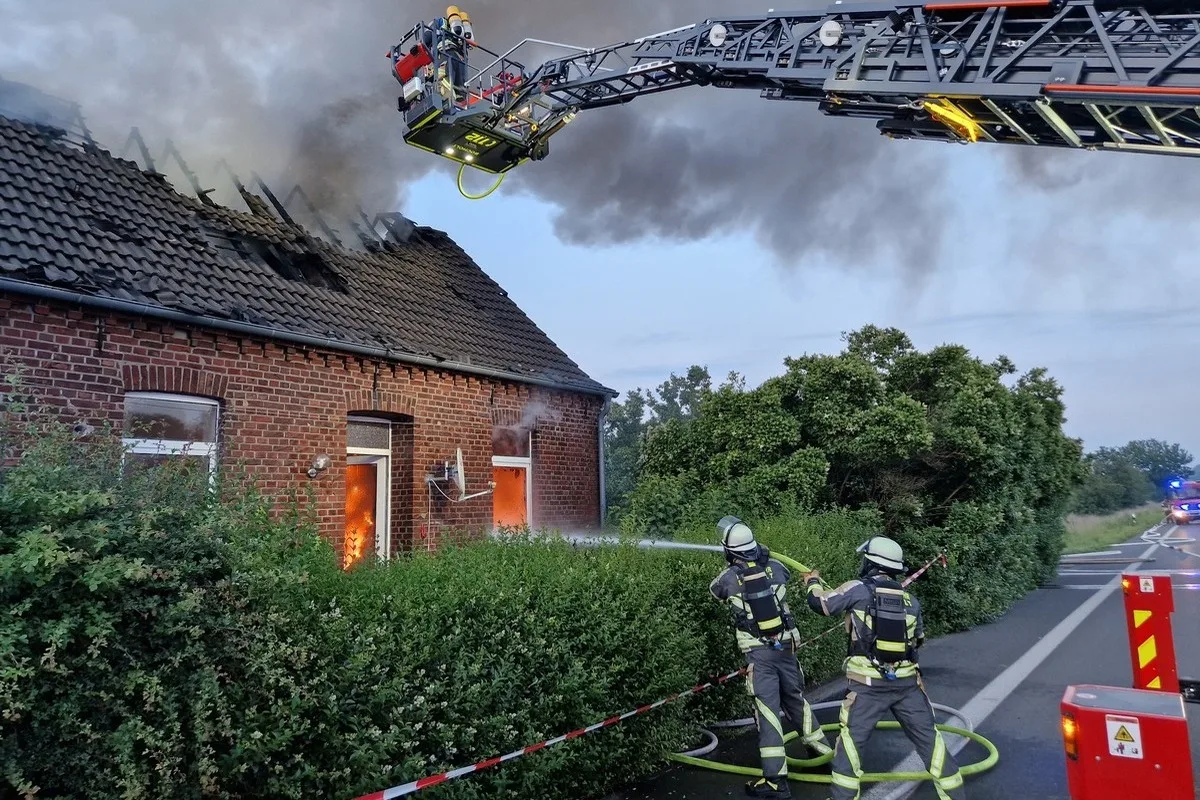 Bocholt - 90 Einsatzkräfte wegen Brand im Einsatz 