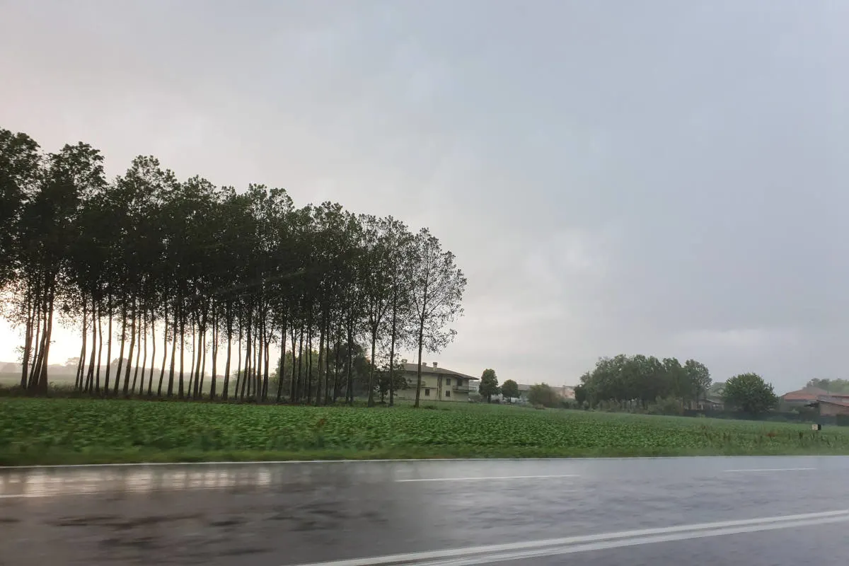 Neue Unwetter setzen über Bibione (IT) ein