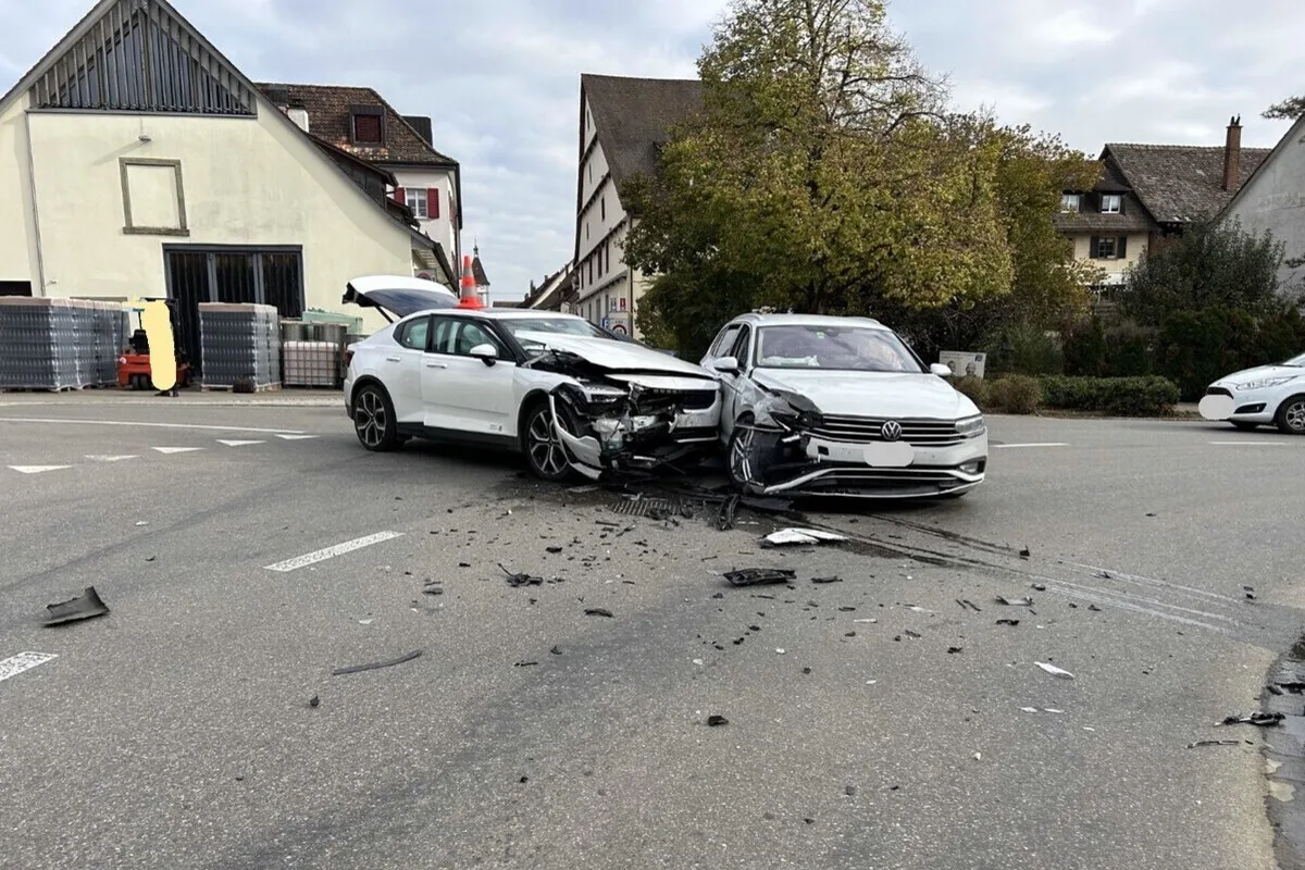 Neunkirch SH – Vortrittsberechtigtes Auto übersehen