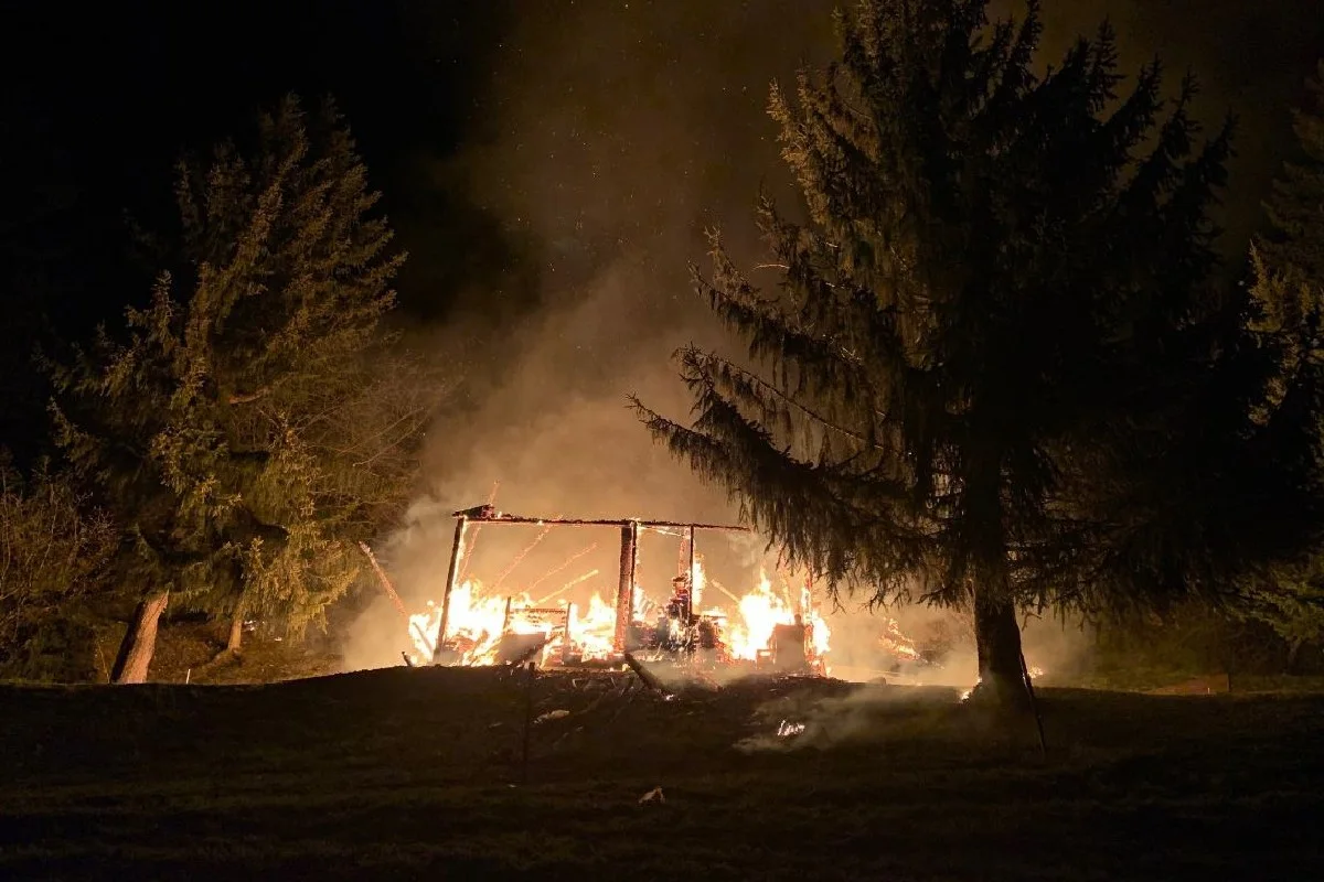 Anzère VS -  Chalet durch Brand komplett zerstört