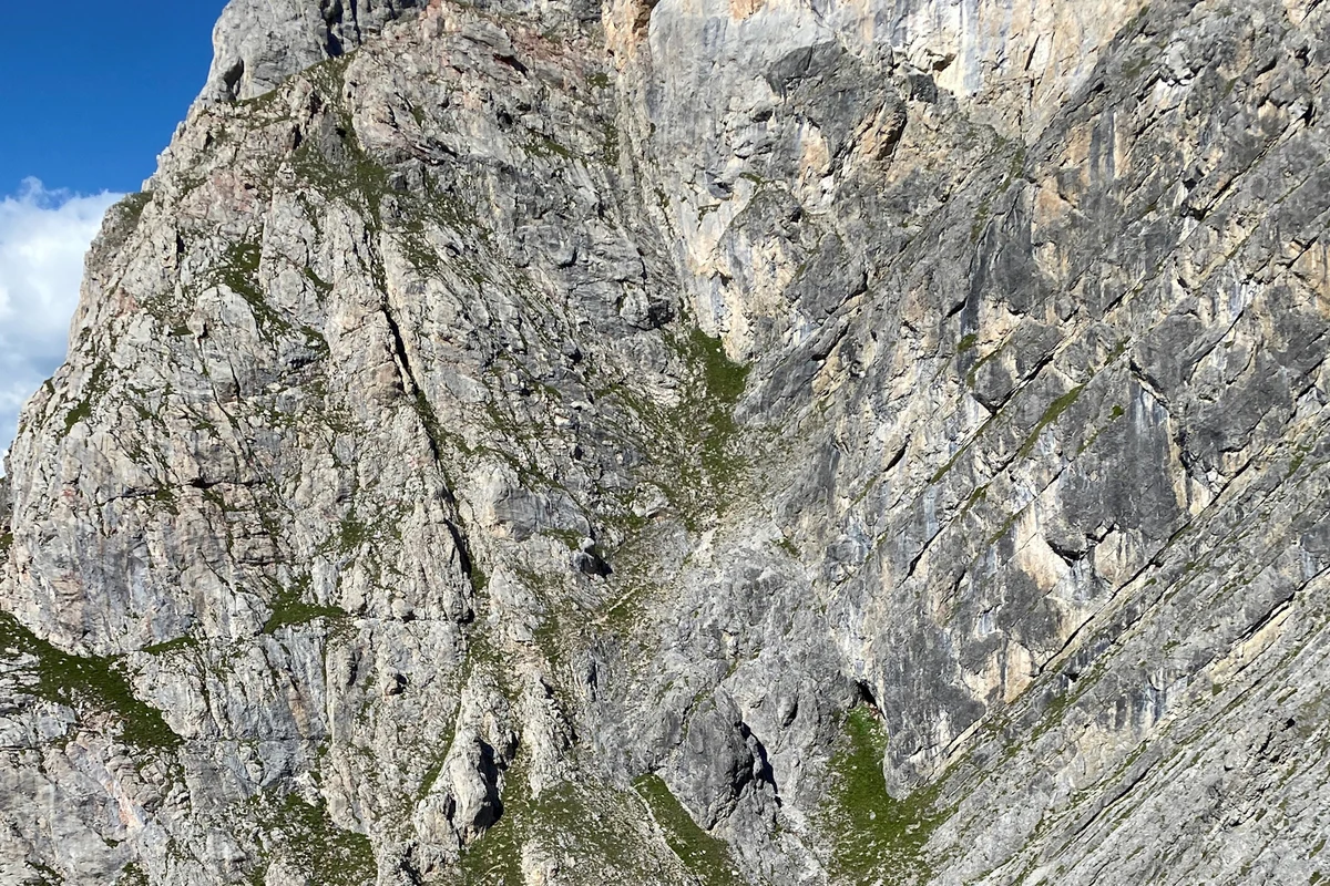 Scuol GR - Gleitschirmpilot abgestürzt und verstorben 