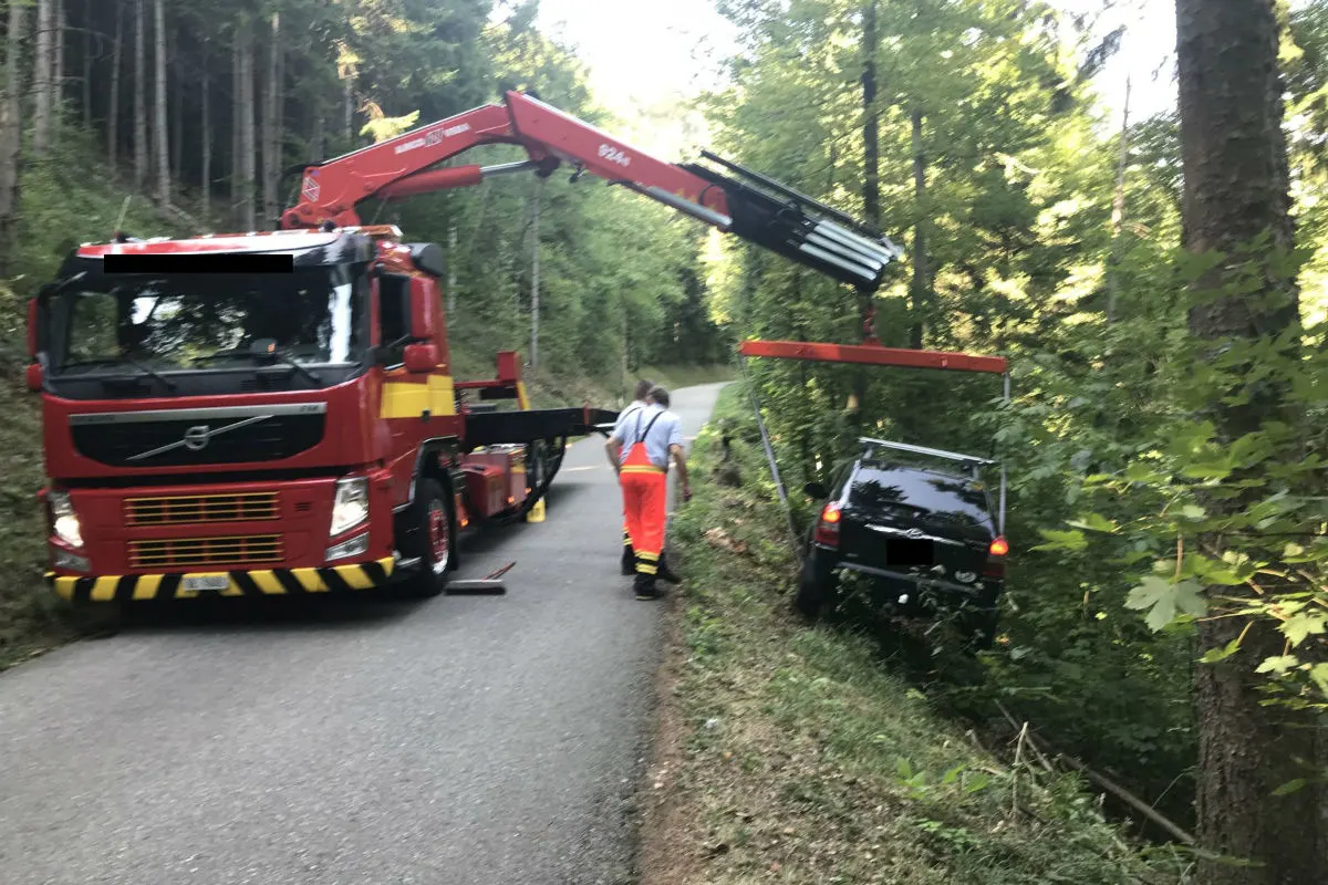 Lausen BL - Selbstunfall nach Ausweichmanöver - Zeugenaufruf