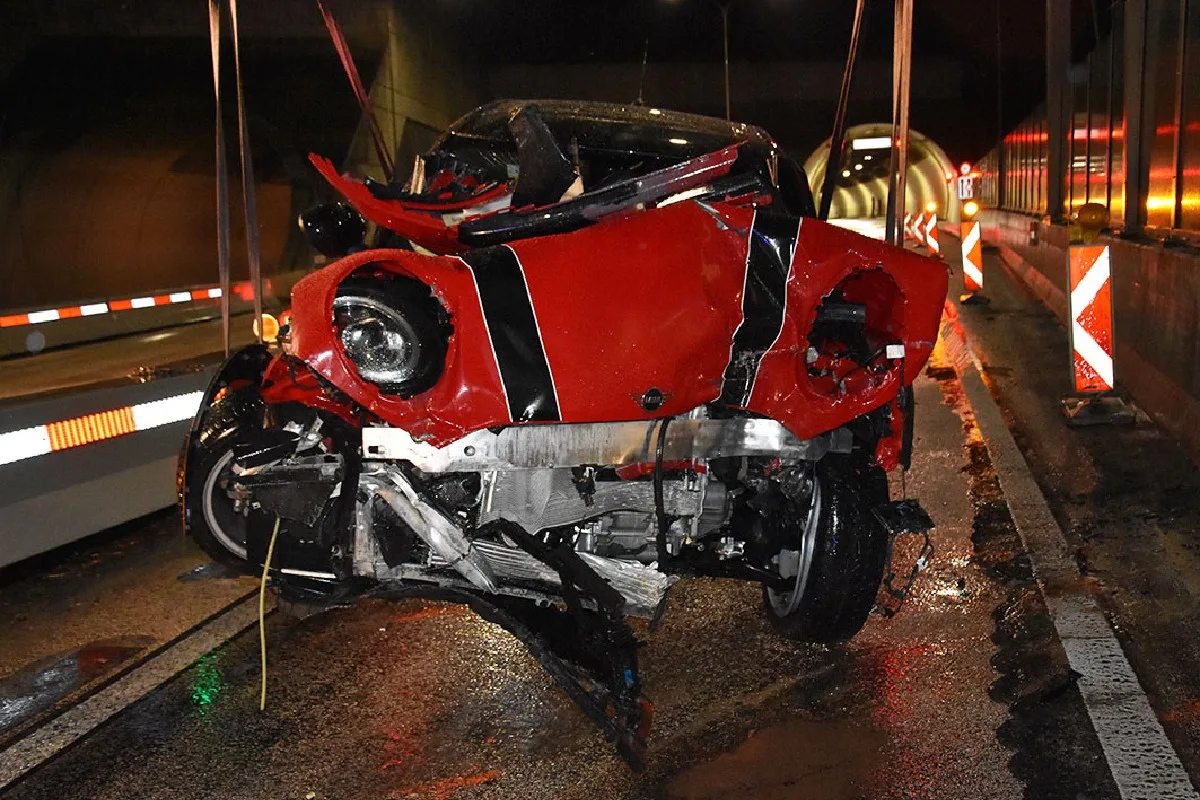 Hergiswil NW - 53-Jährige baut alkoholisiert einen heftigen Unfall