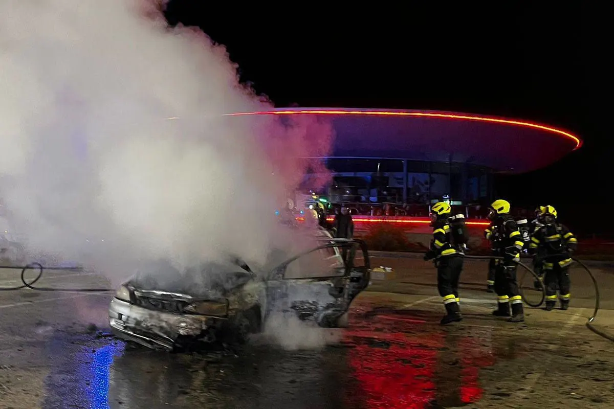 Rosegg – Auto gerät auf Karawankenautobahn in Brand