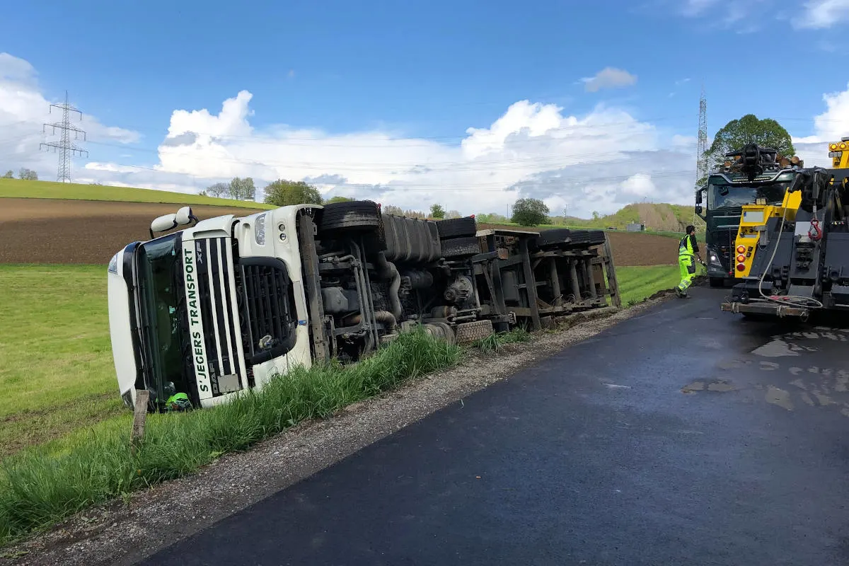 Gummersbach – Straße nach LKW-Unfall für etwa eine Stunde gesperrt