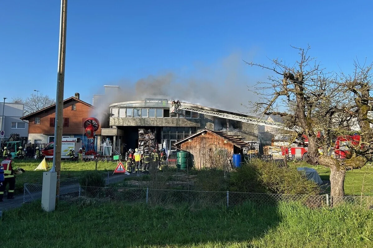 Orpund BE – Brandausbruch in einer Fensterbaufirma 