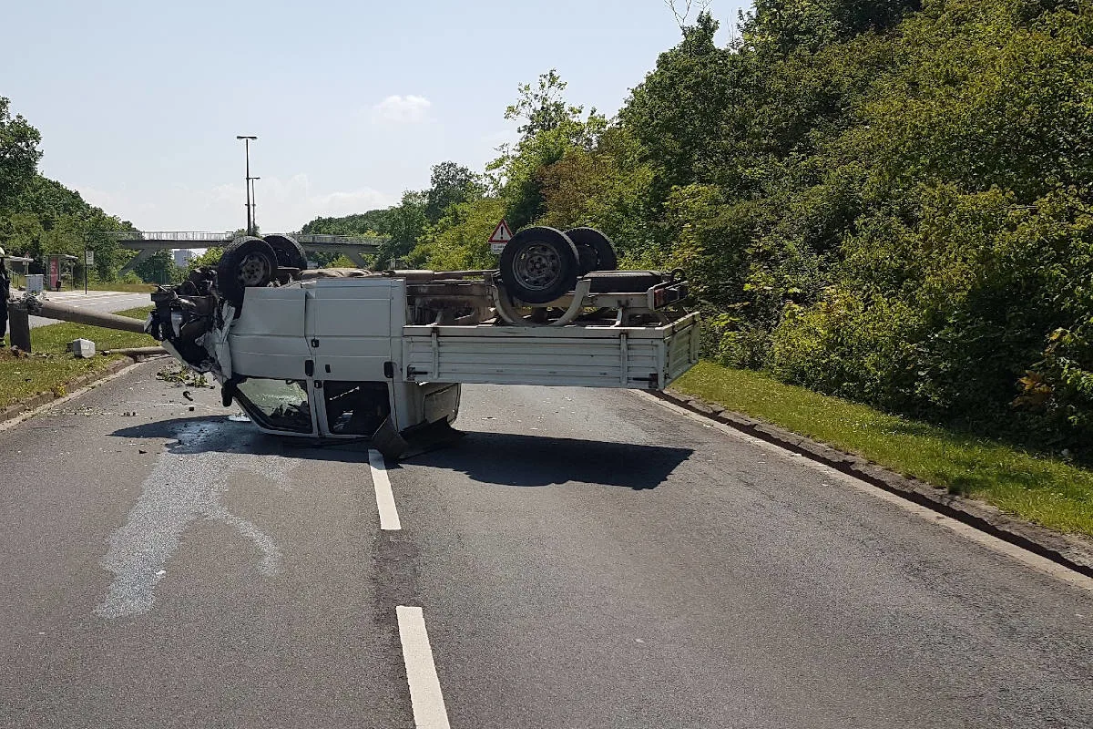 Wolfsburg – 37-Jähriger bei Verkehrsunfall schwer verletzt