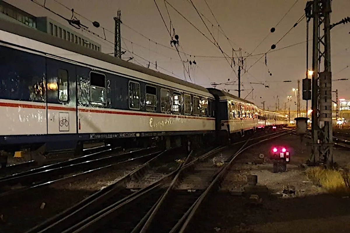 München - Ersatzzug, der für Meridian fährt, entgleist