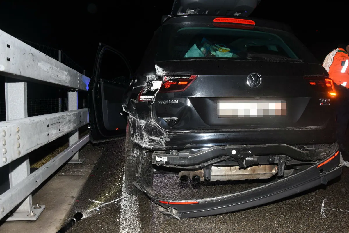 Trübbach SG - Geisterfahrer verursacht auf A13 einen Unfall