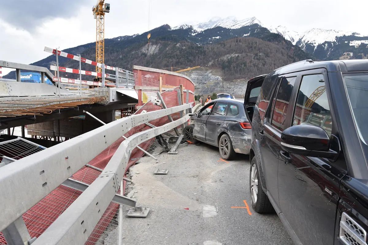Zizers GR - Halsbrecherische Fahrt mit Unfall beendet