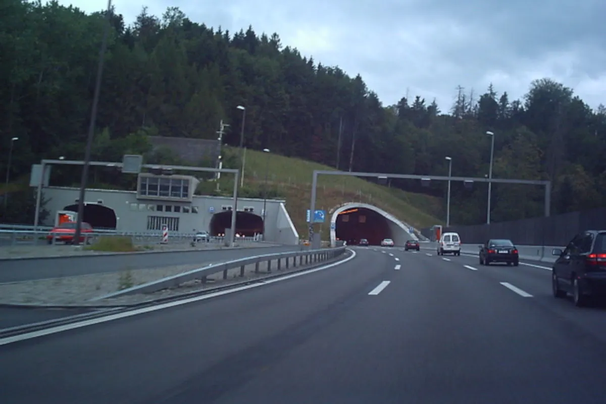 Neuenhof AG – Tests im Baregg-Tunnel auf A1