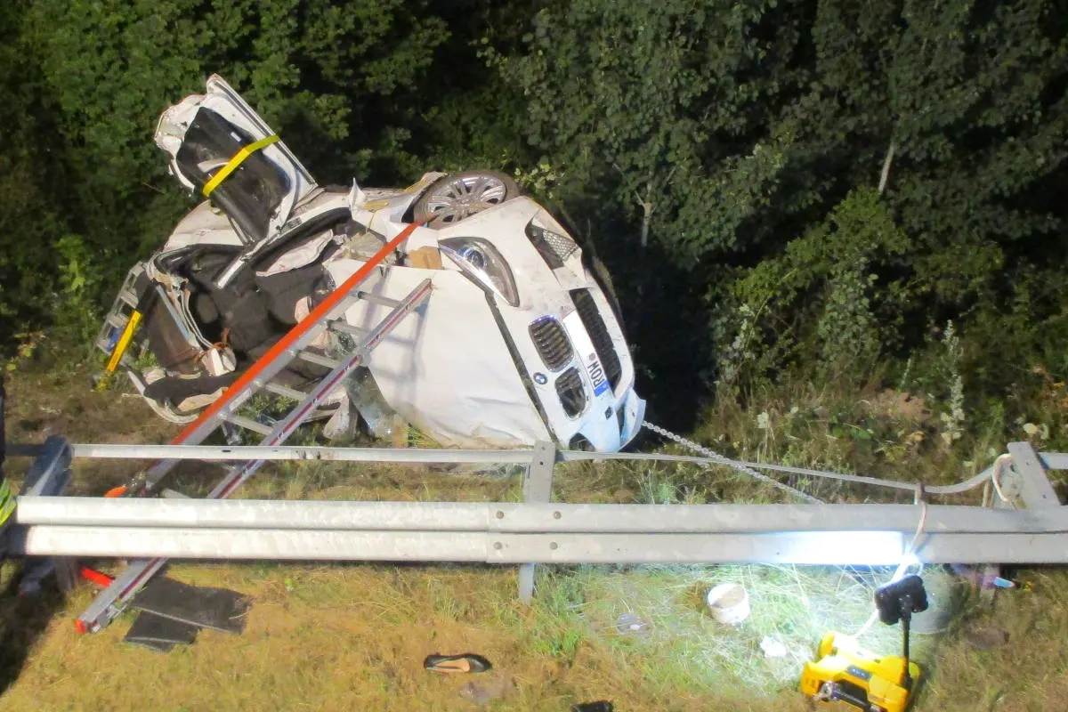 Stade – 35-jährige Autofahrerin bei Unfall auf der A26 schwer verletzt 